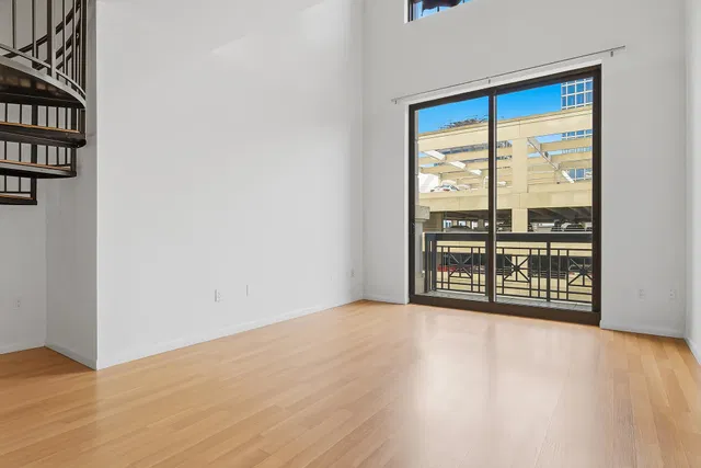 One City Plaza Unit 425 photo 4