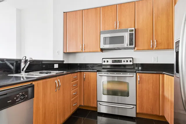 One City Plaza Unit 425 photo 6