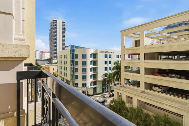 One City Plaza Unit 425 photo 14