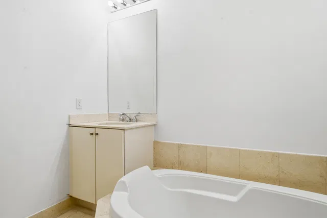 One City Plaza Unit 425 photo 16