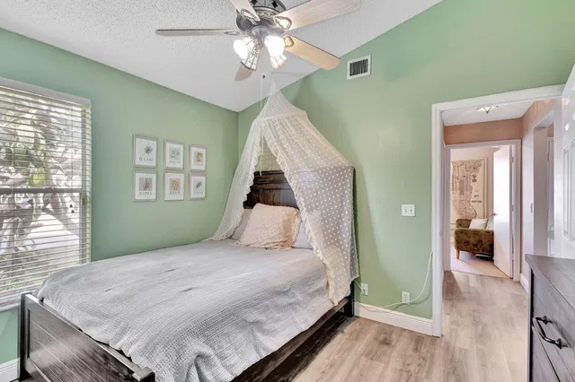 Residence photo 21