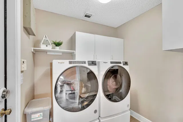 Residence photo 25