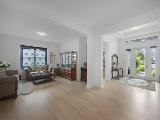  Residence photo 11
