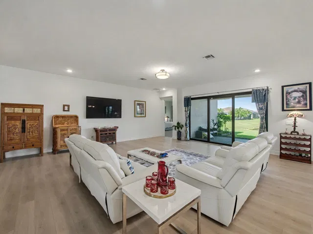  Residence photo 19