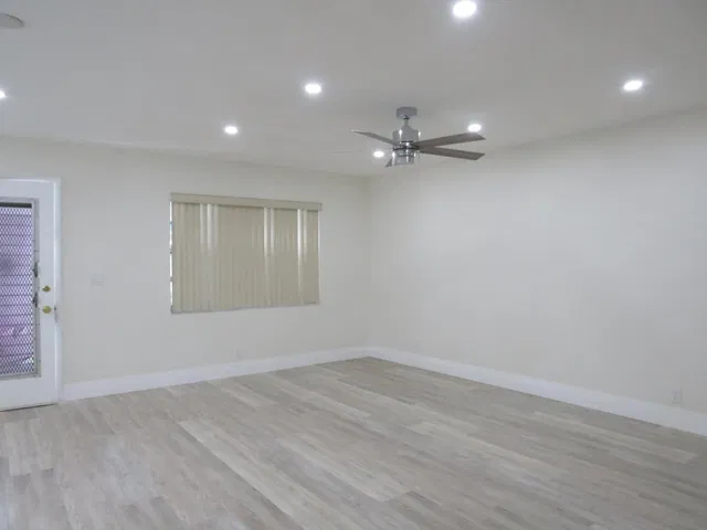 Residence photo 3