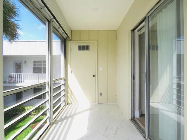 Residence photo 7