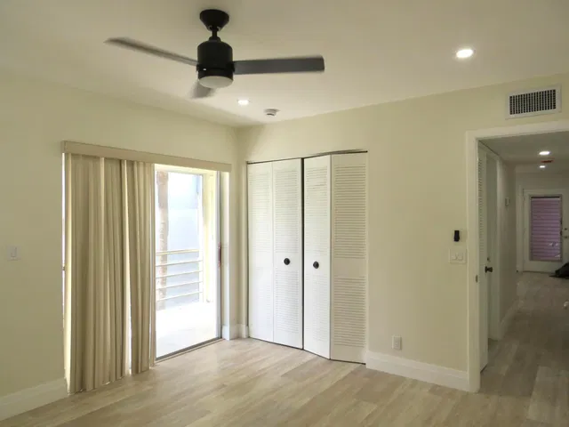 Residence photo 12
