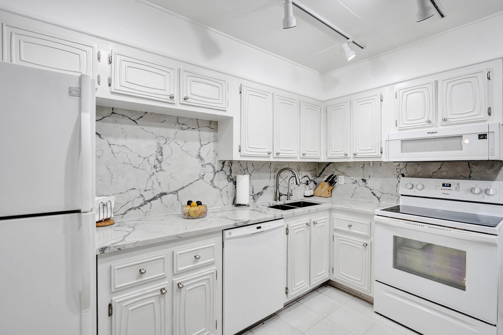 Unit 116 photo 2