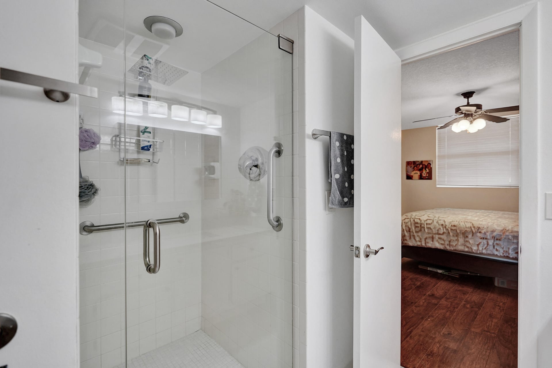 Unit 116 photo 33