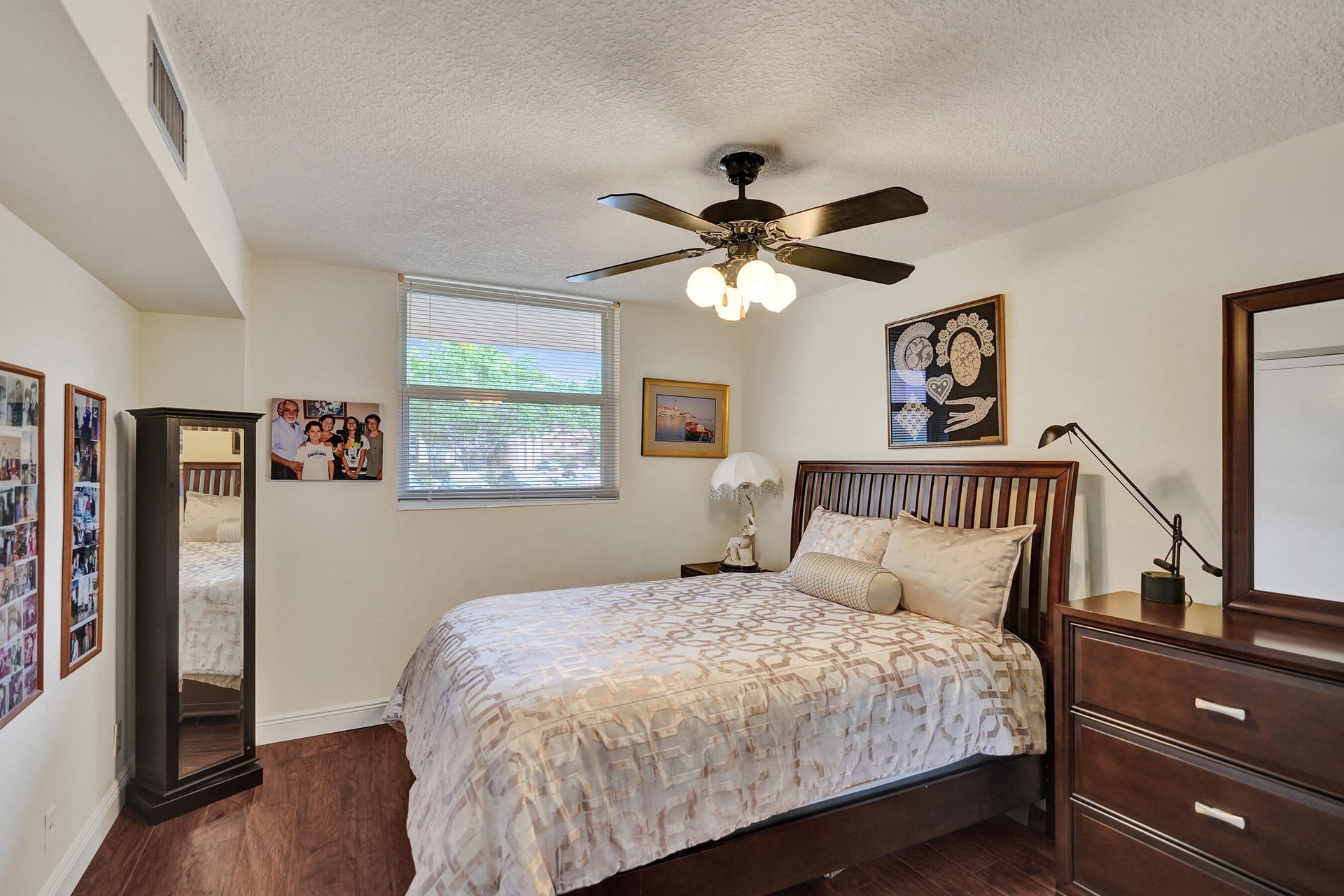 Unit 116 photo 36