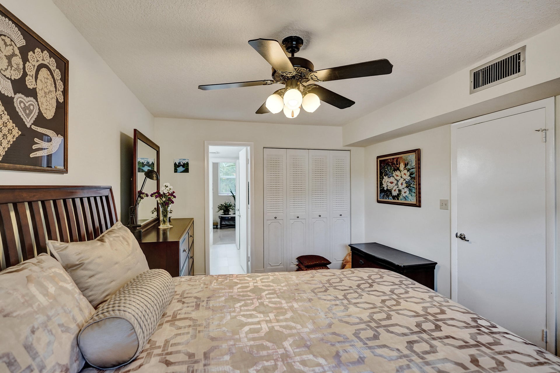Unit 116 photo 39