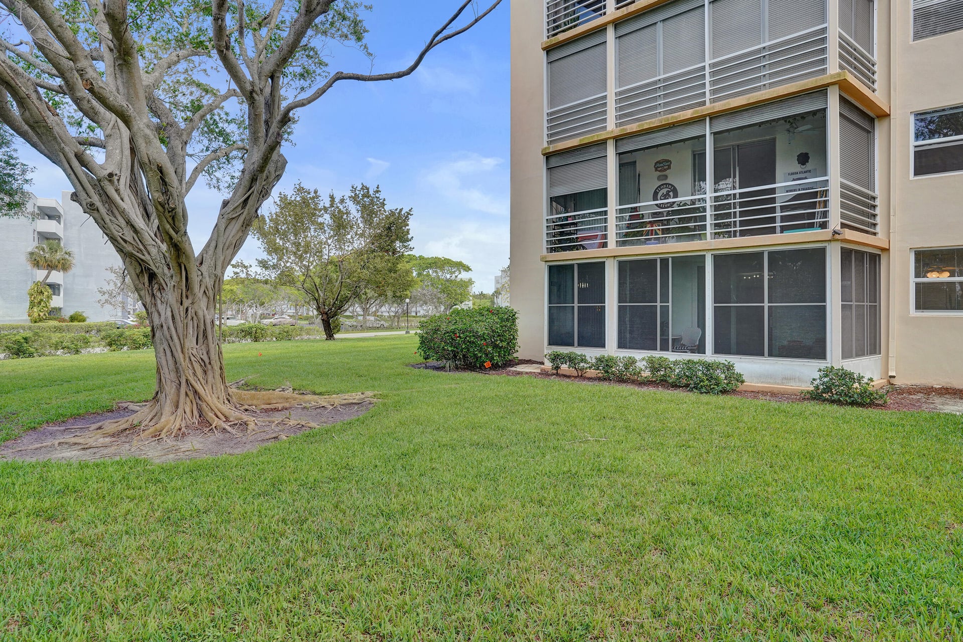 Unit 116 photo 48