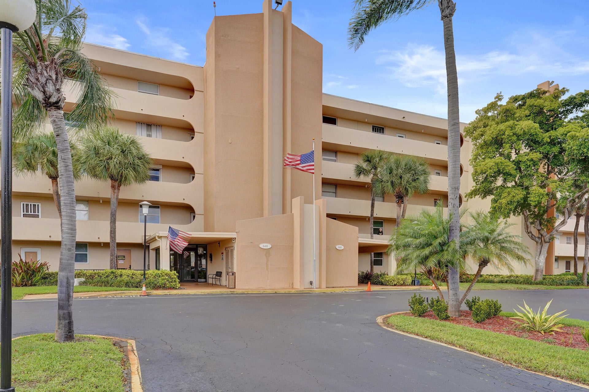 Unit 116 photo 60