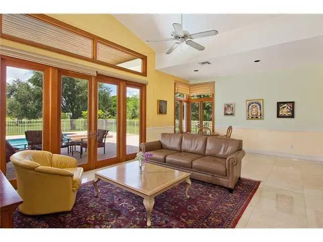 Residence photo 9