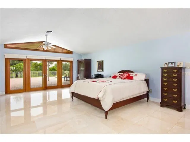 Residence photo 10