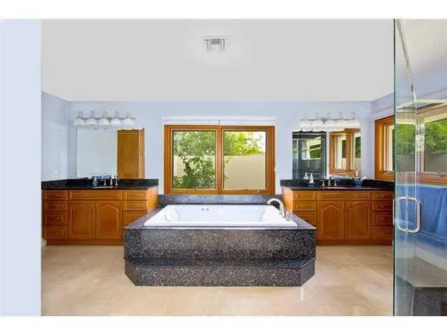 Residence photo 11