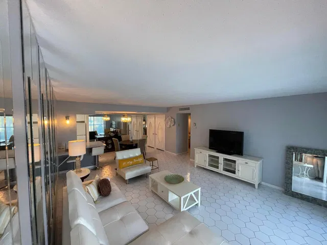 2600 N Flagler Unit 301 photo 6