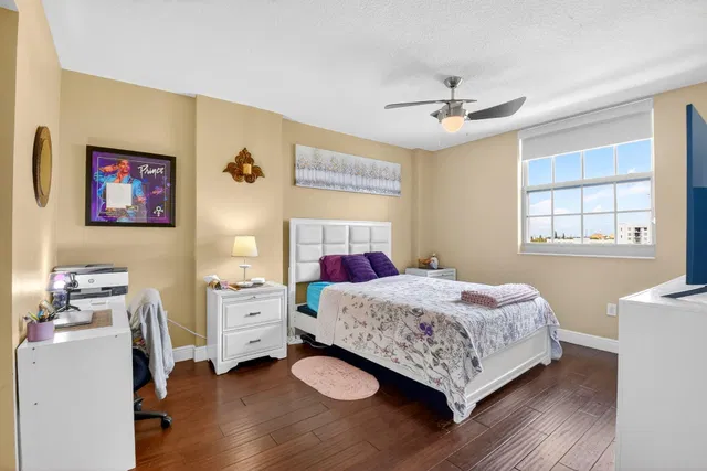 610 Clematis Unit 608 photo 19
