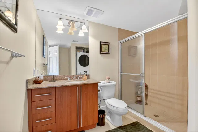 610 Clematis Unit 608 photo 27