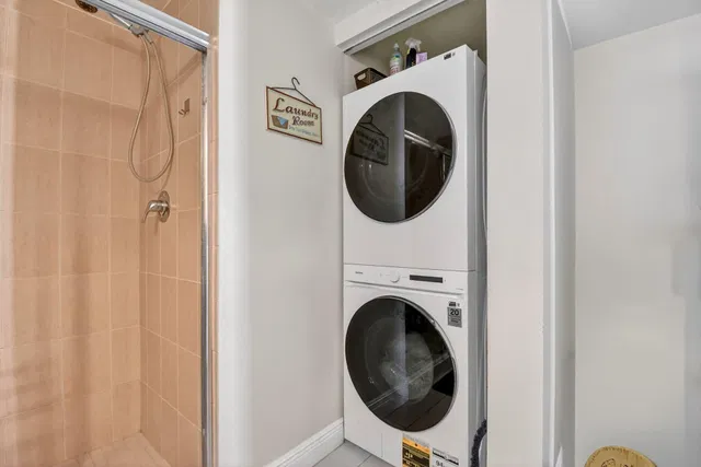 610 Clematis Unit 608 photo 29