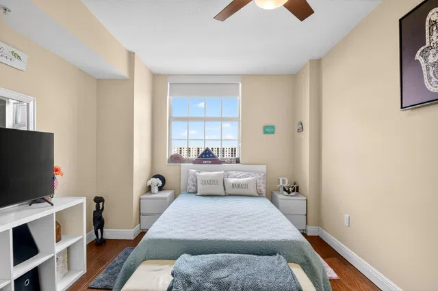 610 Clematis Unit 608 photo 32