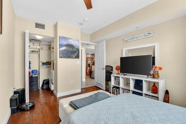 610 Clematis Unit 608 photo 34