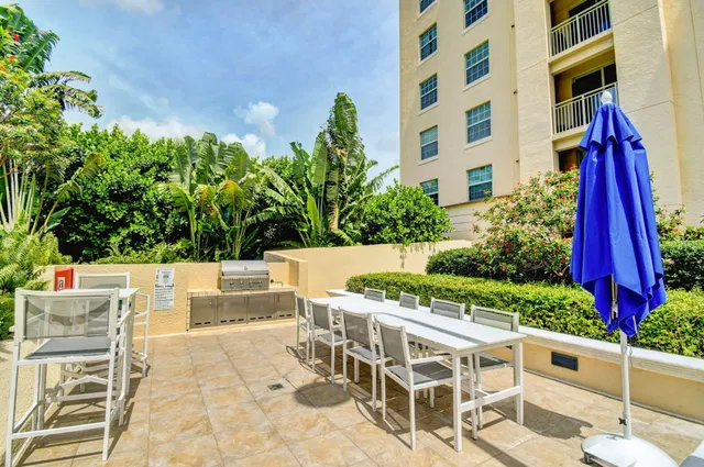 610 Clematis Unit 608 photo 50