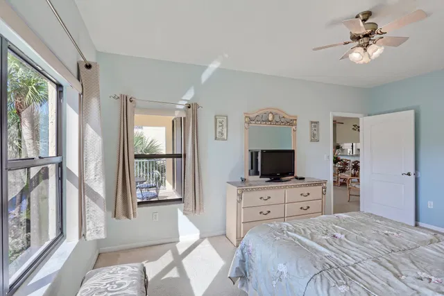 Unit 305 photo 27
