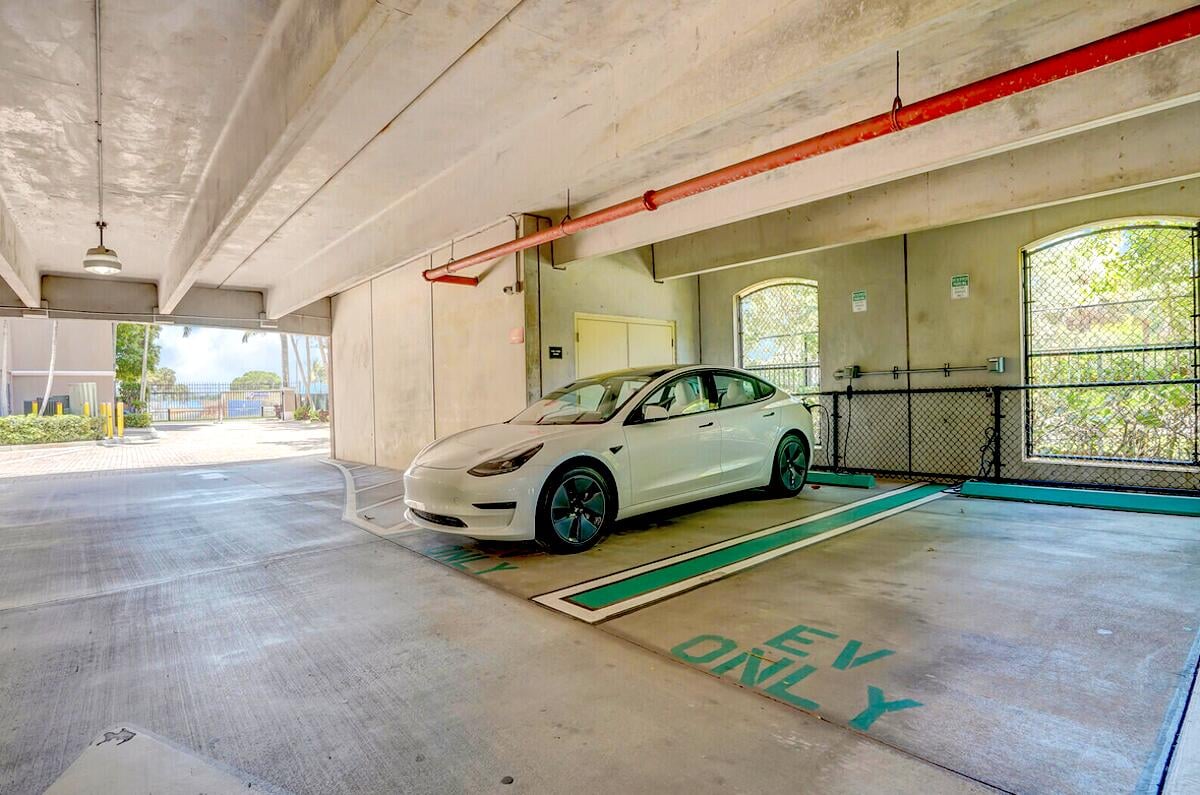 The Montecito Unit Lp4 photo 23
