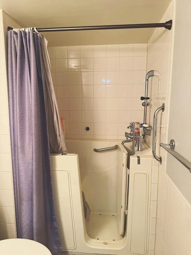 Unit Apt 233 photo 23