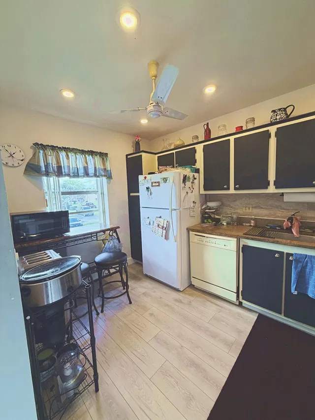 Unit Apt 233 photo 30