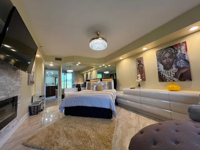 Unit 105 photo 14