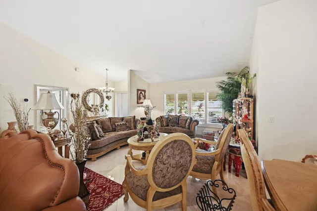  Residence photo 9