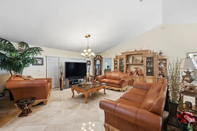 Residence photo 12