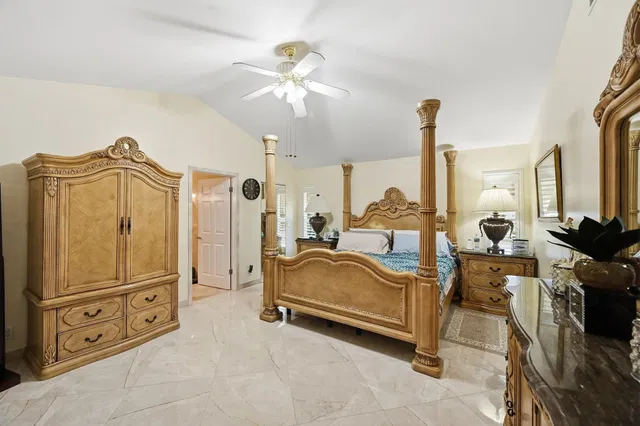  Residence photo 23