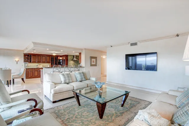 Sea Ranch Club of Boca Unit 607 photo 5