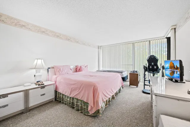 Unit 4050 photo 17