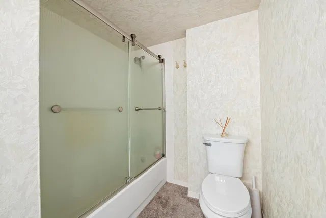 Unit 4050 photo 22