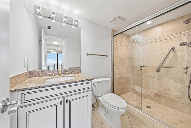 Singer Island Unit 17d photo 13