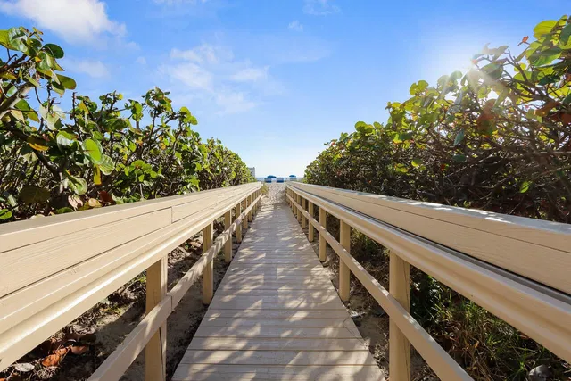 Singer Island Unit 17d photo 14