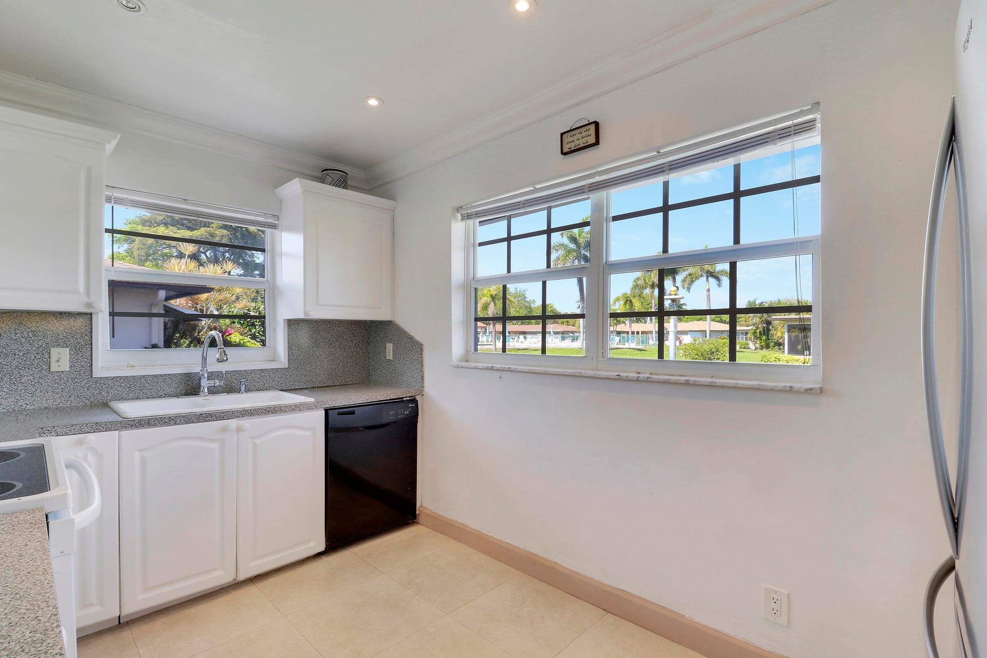  Residence photo 5