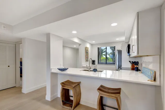  Unit 202 photo 6
