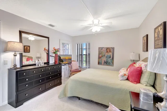 Residence photo 24