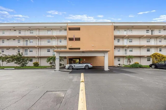 Unit 209 photo 2