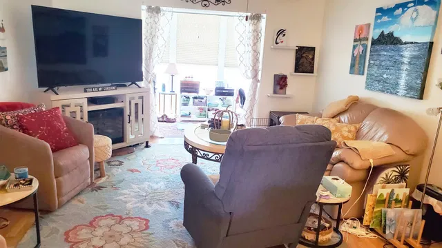Unit 209 photo 6