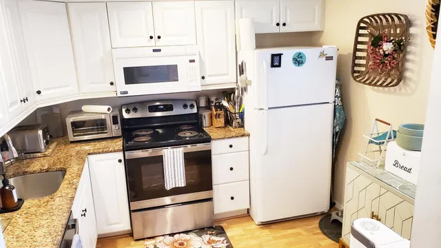 Unit 209 photo 11