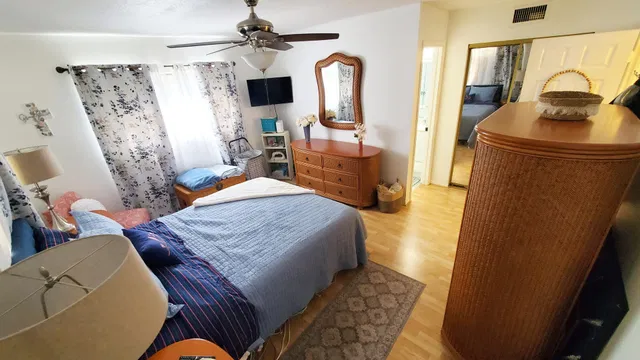 Unit 209 photo 15