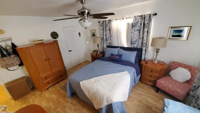 Unit 209 photo 17