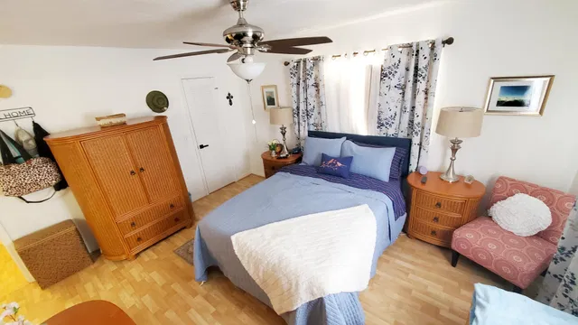 Unit 209 photo 18