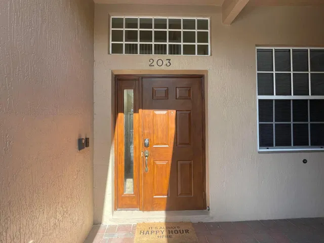Unit 203 photo 2